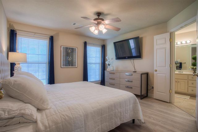 824 Cherry Hills Drive, Huntsville, TX 77340