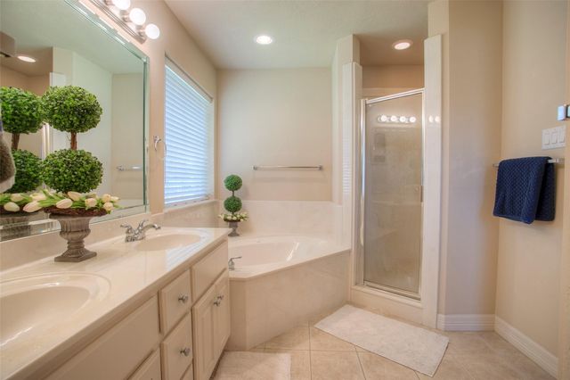 824 Cherry Hills Drive, Huntsville, TX 77340