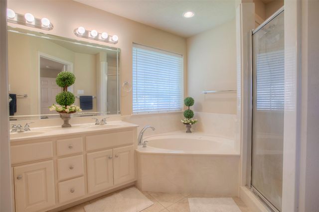 824 Cherry Hills Drive, Huntsville, TX 77340