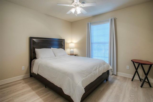 824 Cherry Hills Drive, Huntsville, TX 77340
