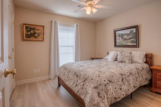 824 Cherry Hills Drive, Huntsville, TX 77340