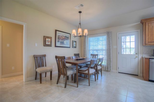 824 Cherry Hills Drive, Huntsville, TX 77340
