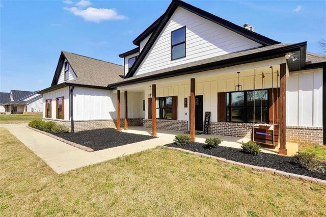 351 Savannah Drive, Mansfield, GA 30055