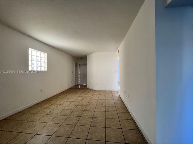 985 NE 33rd Ter 104, Homestead, FL 33033