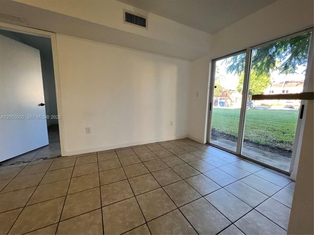 985 NE 33rd Ter 104, Homestead, FL 33033