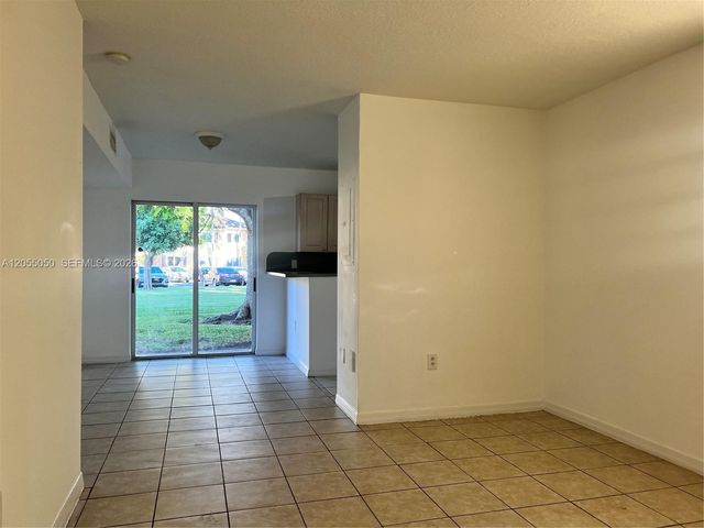 985 NE 33rd Ter 104, Homestead, FL 33033