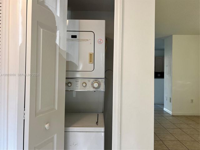 985 NE 33rd Ter 104, Homestead, FL 33033