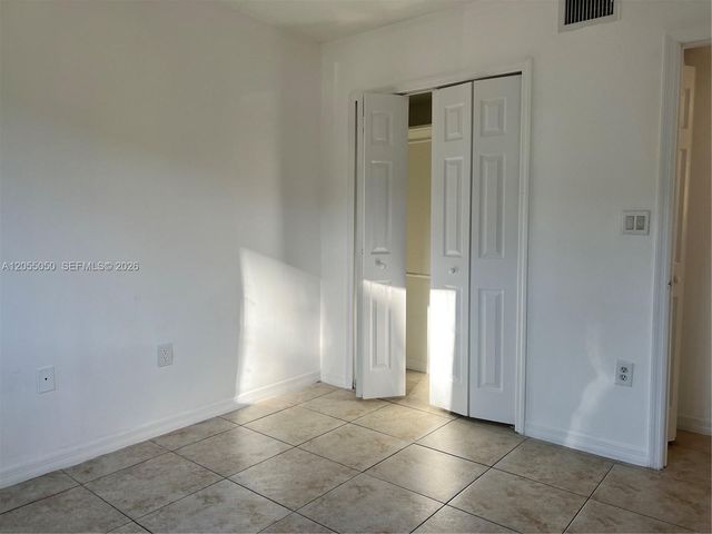 985 NE 33rd Ter 104, Homestead, FL 33033