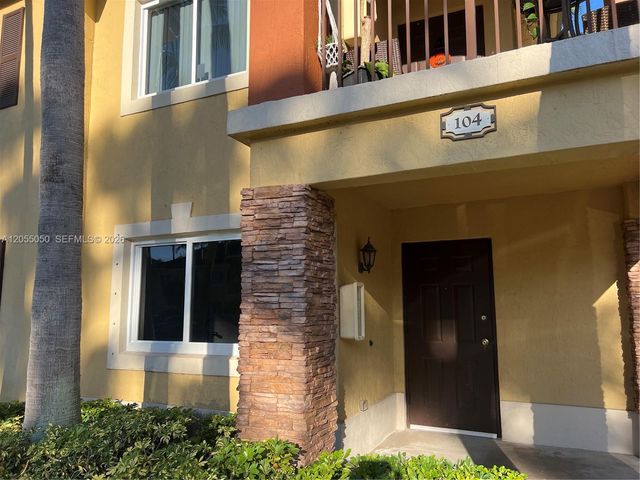 985 NE 33rd Ter 104, Homestead, FL 33033