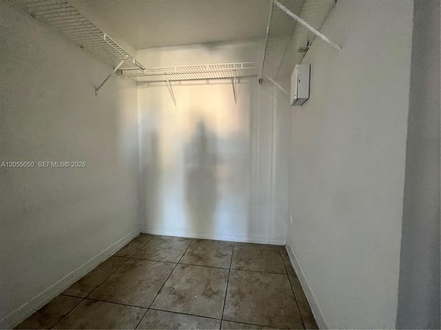 985 NE 33rd Ter 104, Homestead, FL 33033