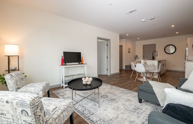 203 Lowell Street 304, Wilmington, MA 01887