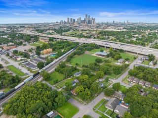 1919 Hailey Street, Houston, TX 77026