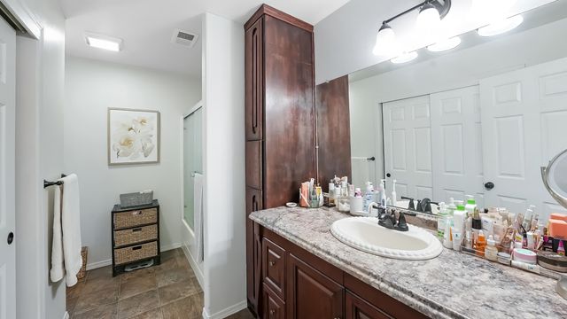 2419 E Vassar Avenue, Visalia, CA 93292