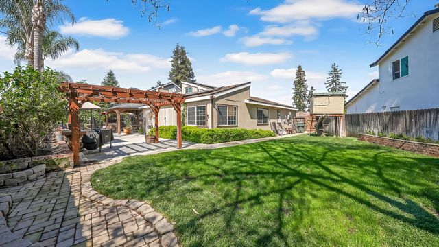 2419 E Vassar Avenue, Visalia, CA 93292