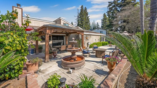 2419 E Vassar Avenue, Visalia, CA 93292