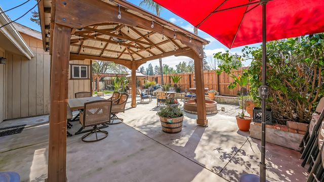 2419 E Vassar Avenue, Visalia, CA 93292