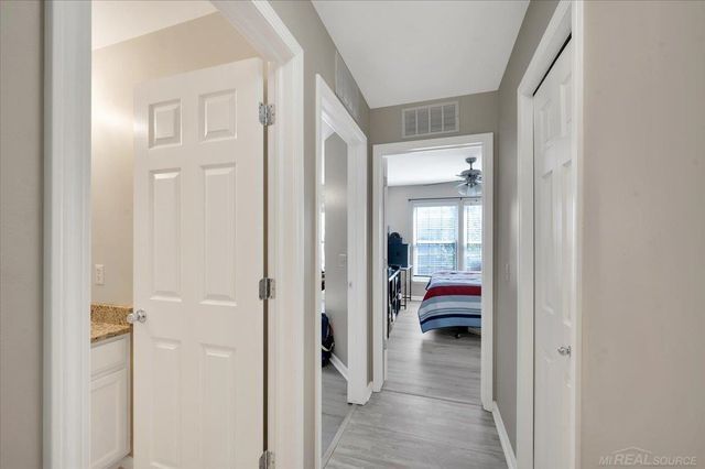 26782 Kirkway Circle 48, Woodhaven, MI 48183