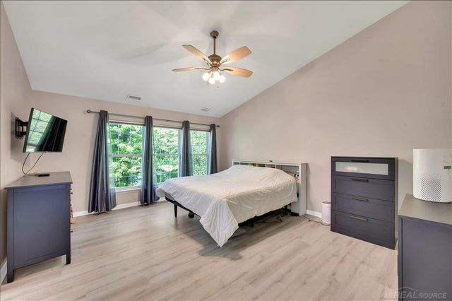 26782 Kirkway Circle 48, Woodhaven, MI 48183