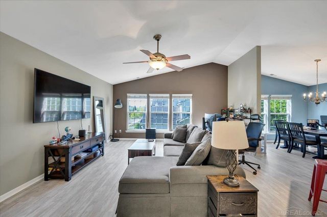 26782 Kirkway Circle 48, Woodhaven, MI 48183