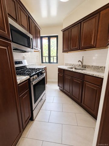 1920 McGraw Avenue MD, Bronx, NY 10462