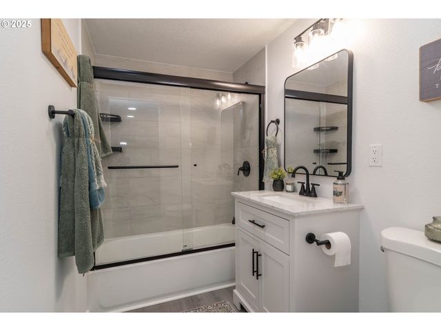 1052 RESTON Rd, Roseburg, OR 97471