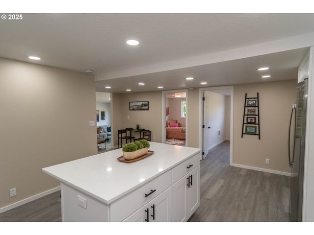 1052 RESTON Rd, Roseburg, OR 97471