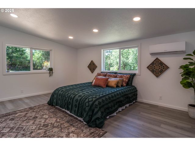 1052 RESTON Rd, Roseburg, OR 97471