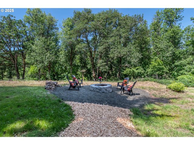 1052 RESTON Rd, Roseburg, OR 97471