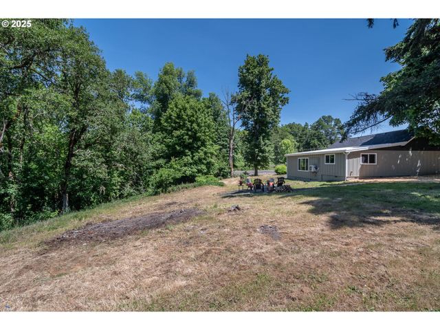 1052 RESTON Rd, Roseburg, OR 97471