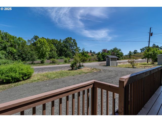 1052 RESTON Rd, Roseburg, OR 97471