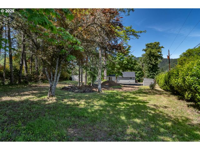 1052 RESTON Rd, Roseburg, OR 97471