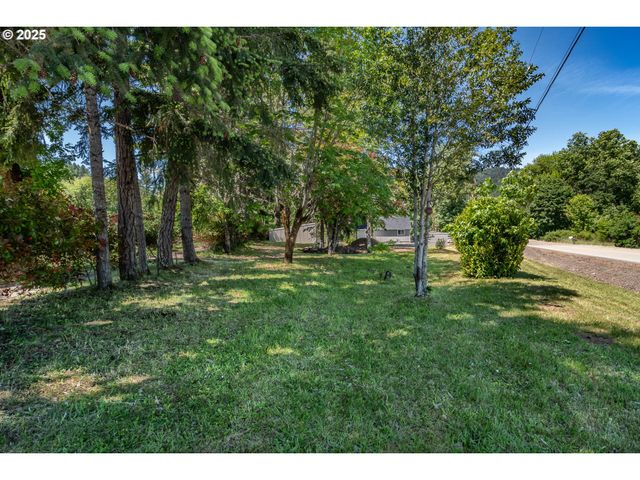 1052 RESTON Rd, Roseburg, OR 97471