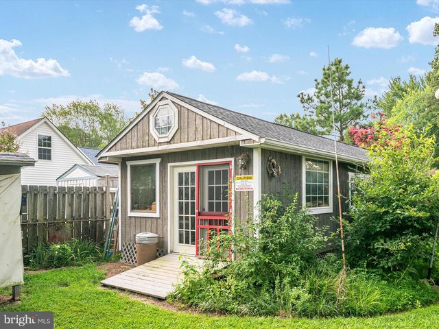 7007 DOVER AVE, North Beach, MD 20714