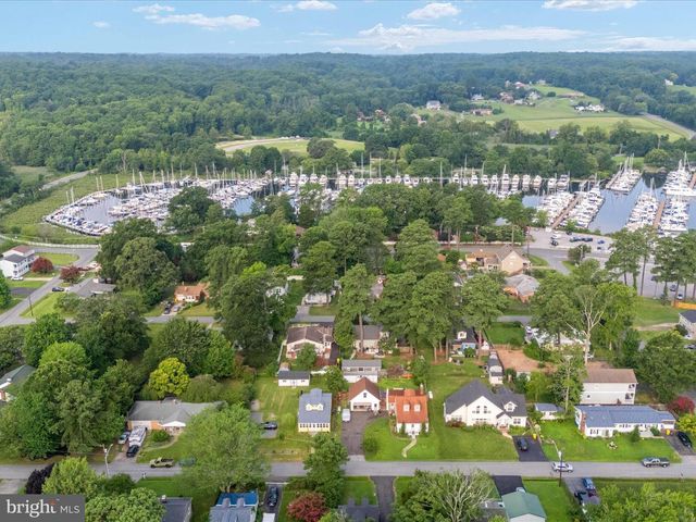 7007 DOVER AVE, North Beach, MD 20714