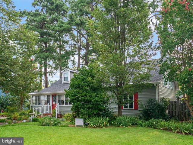 7007 DOVER AVE, North Beach, MD 20714