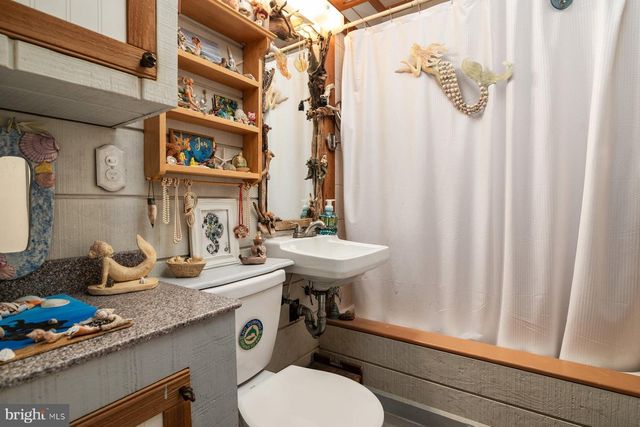 7007 DOVER AVE, North Beach, MD 20714