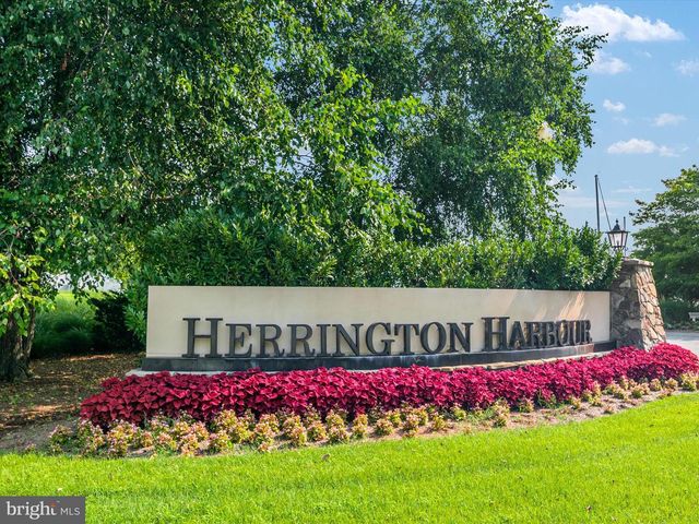 7007 DOVER AVE, North Beach, MD 20714