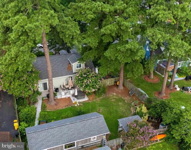 7007 DOVER AVE, North Beach, MD 20714