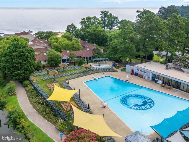 7007 DOVER AVE, North Beach, MD 20714