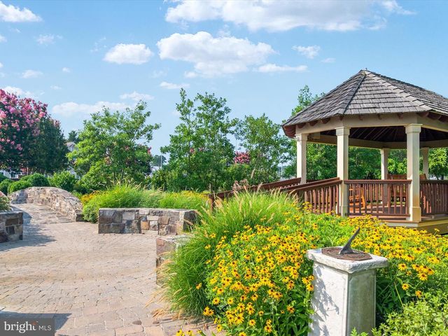 7007 DOVER AVE, North Beach, MD 20714