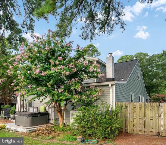 7007 DOVER AVE, North Beach, MD 20714