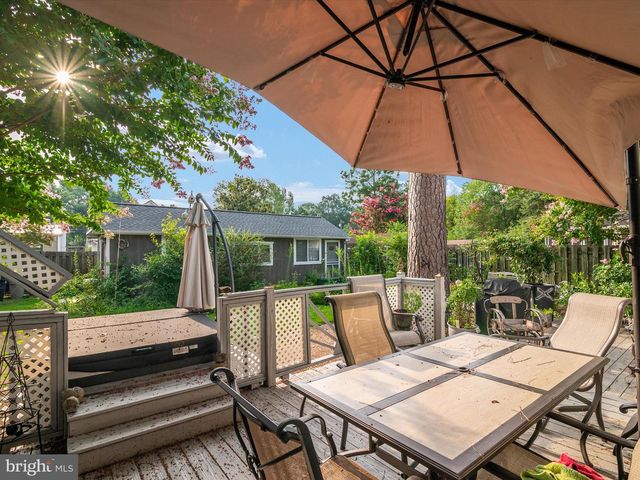 7007 DOVER AVE, North Beach, MD 20714