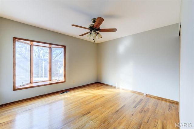 11954 Glenoak Drive, Maryland Heights, MO 63043