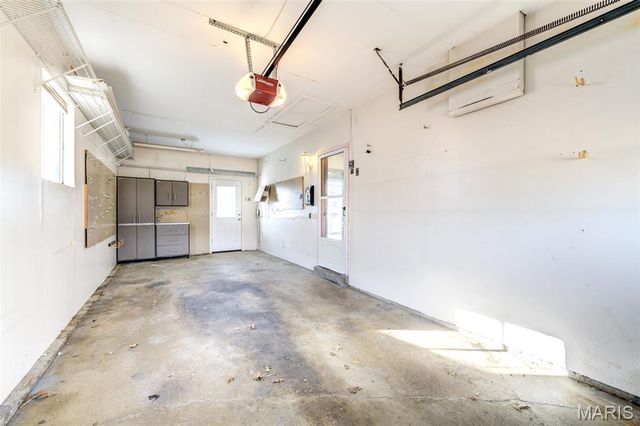 11954 Glenoak Drive, Maryland Heights, MO 63043