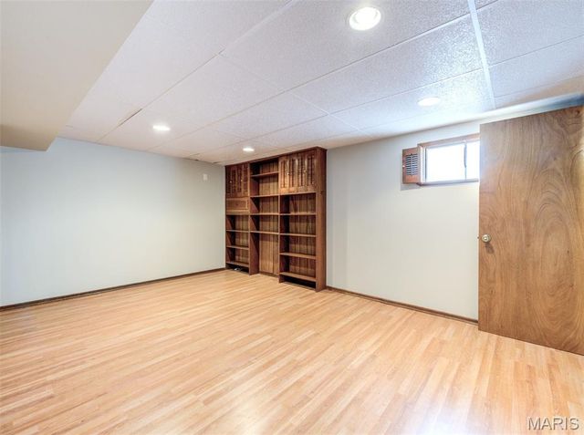 11954 Glenoak Drive, Maryland Heights, MO 63043