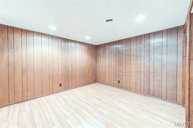 11954 Glenoak Drive, Maryland Heights, MO 63043