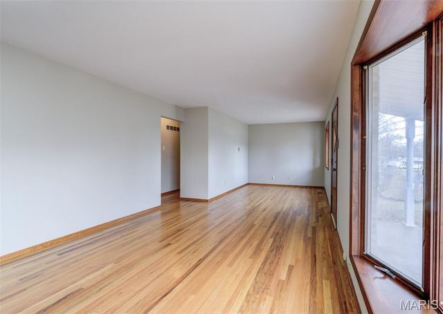 11954 Glenoak Drive, Maryland Heights, MO 63043