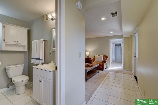 2206 S 46th Avenue, Omaha, NE 68106