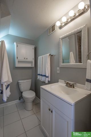 2206 S 46th Avenue, Omaha, NE 68106