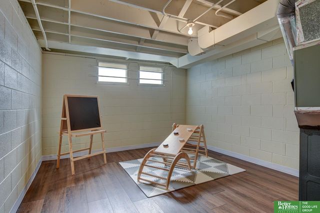 2206 S 46th Avenue, Omaha, NE 68106